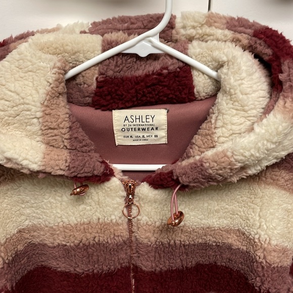 The Buckle’s Ashley Fuzzy Sherpa Hooded Jacket Mauve Stripe Size XL - Picture 6 of 14